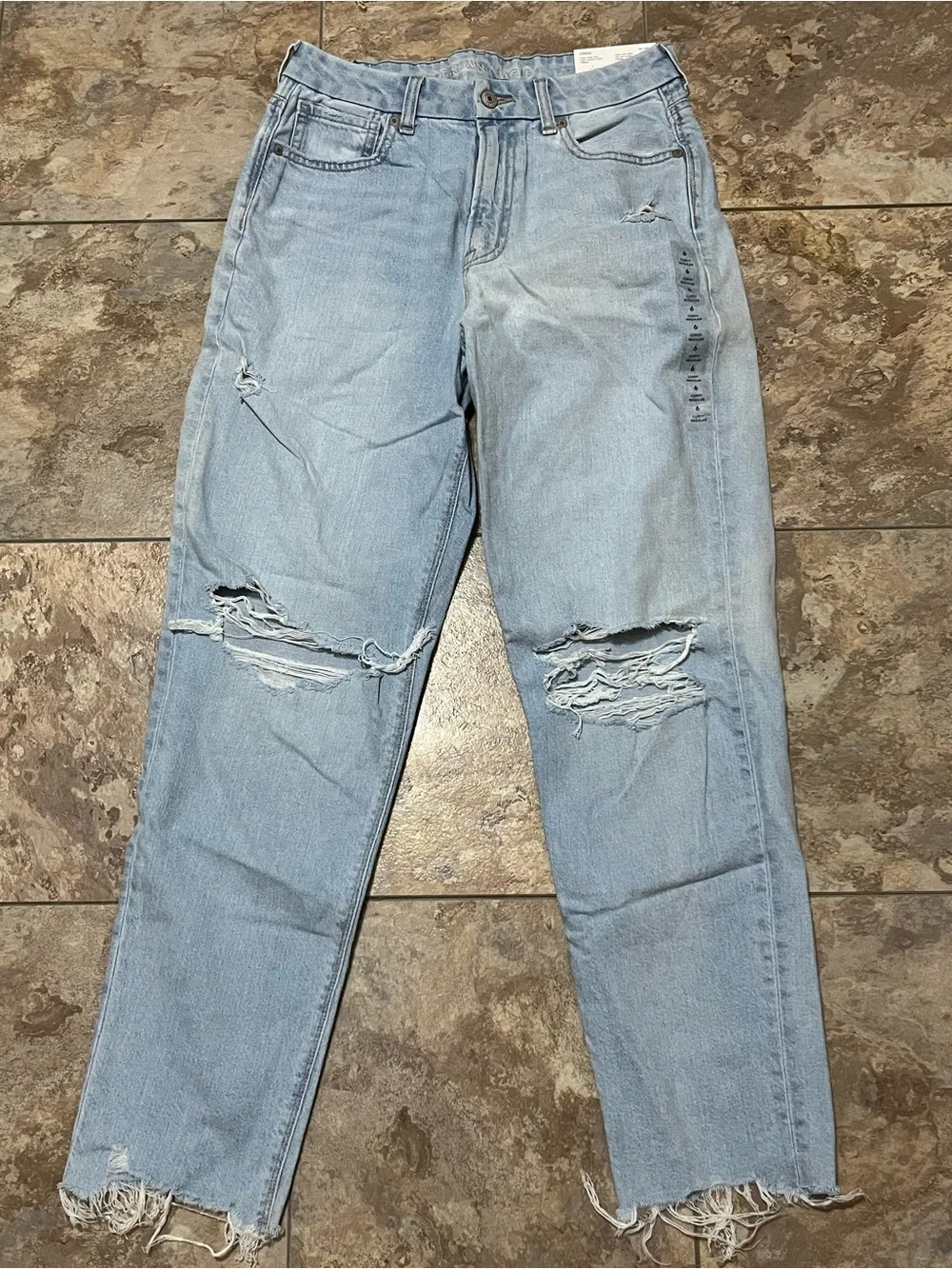 American Eagle Outfitters Strigid Curvy Mom Jeans - Light Blue Wash - Picture 2 of 4